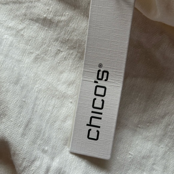 NWT Chico’s Women’s Linen Cut Out Sleeve Tee - Picture 4 of 10